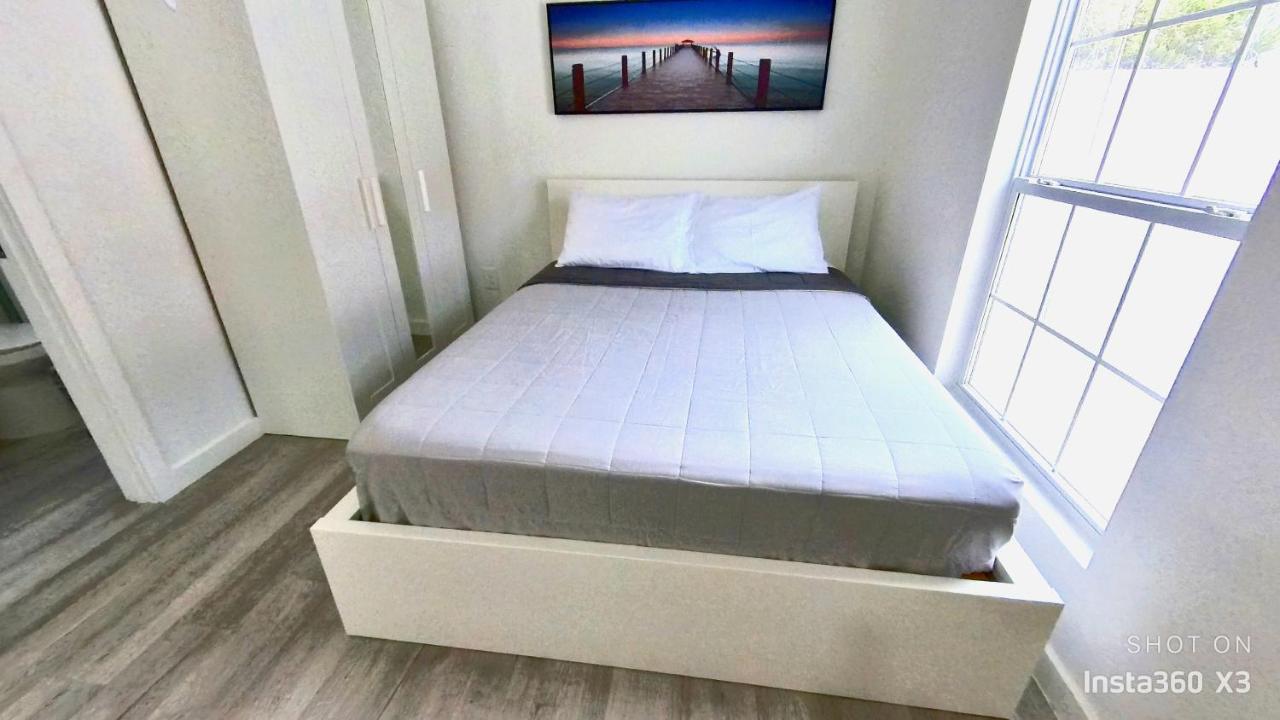 All Modern Studio With Private Entry & Parking. Brandon Eksteriør bilde