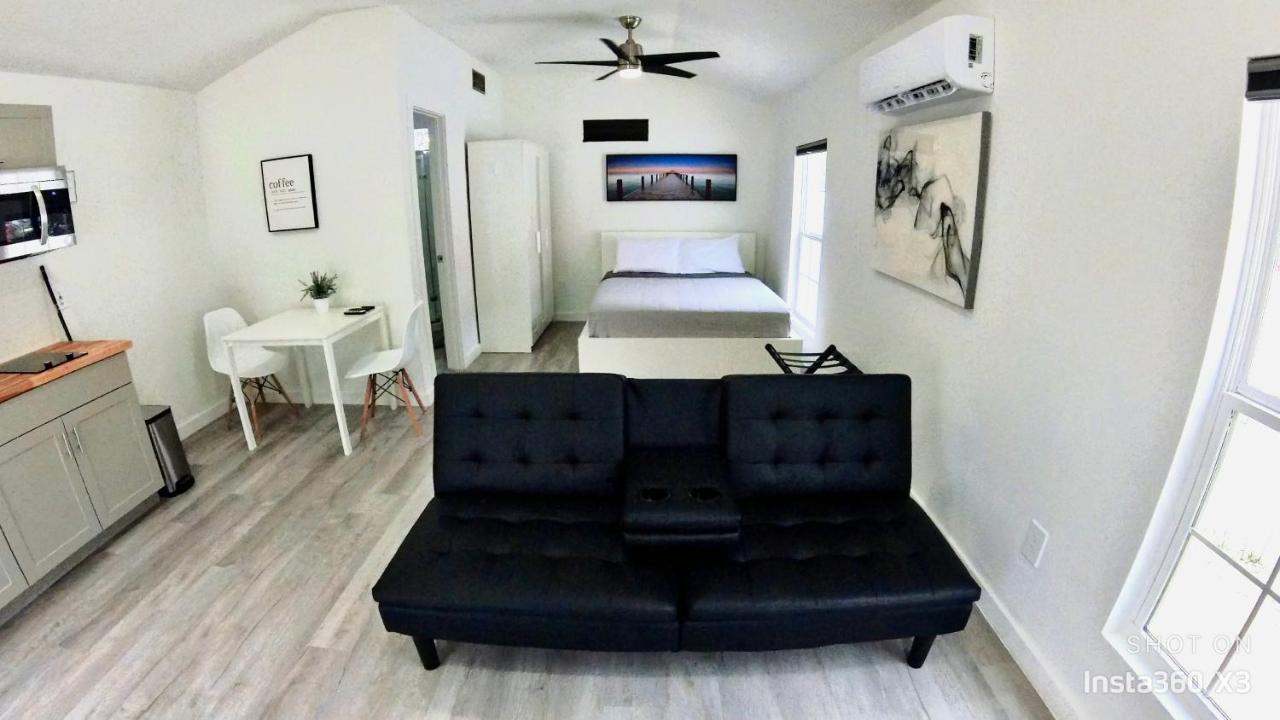 All Modern Studio With Private Entry & Parking. Brandon Eksteriør bilde