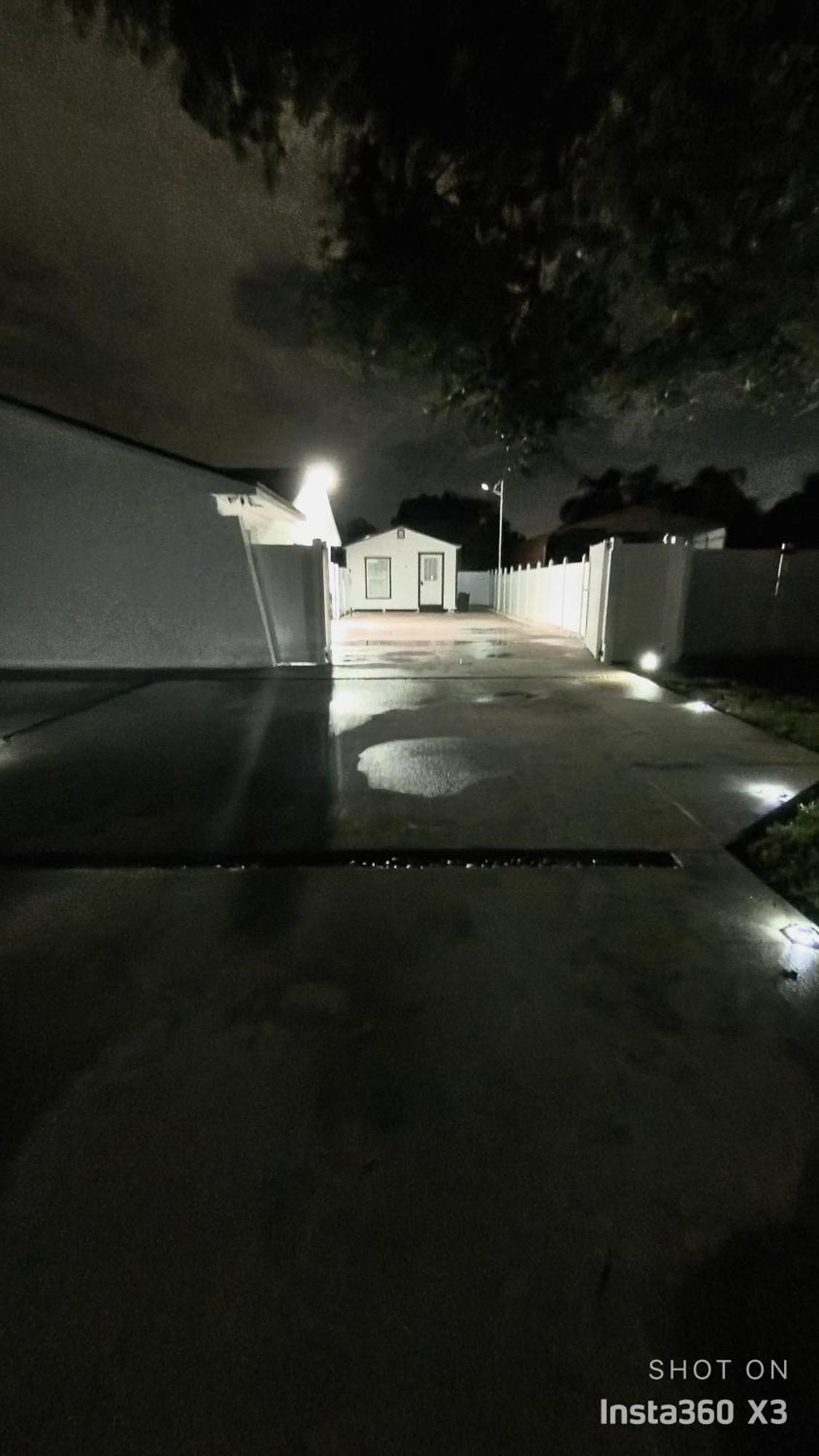 All Modern Studio With Private Entry & Parking. Brandon Eksteriør bilde