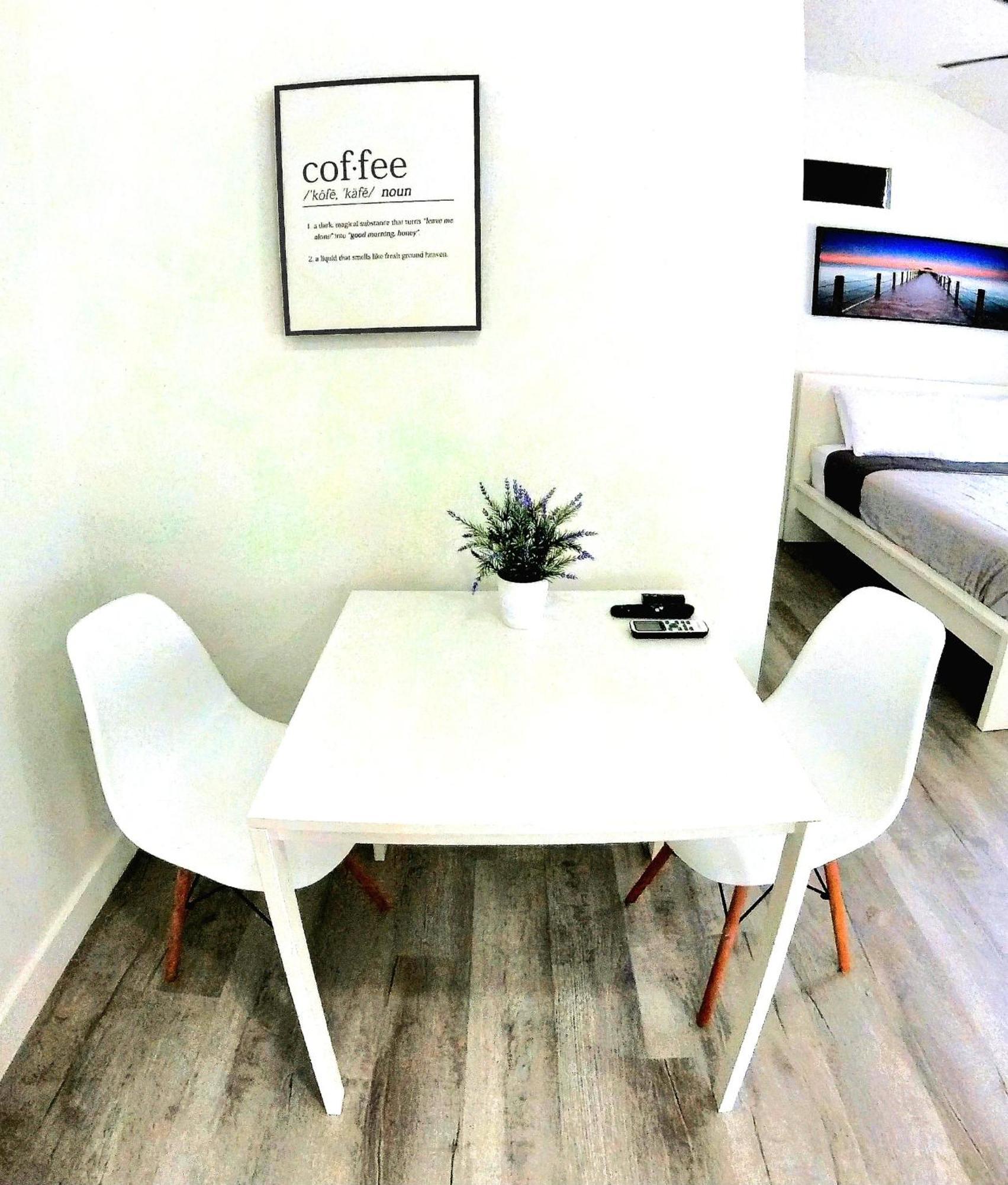 All Modern Studio With Private Entry & Parking. Brandon Eksteriør bilde
